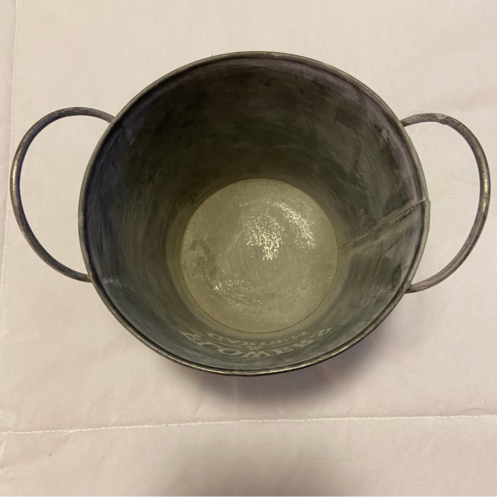 NWOT Metal Flower Container - Picture 4 of 6